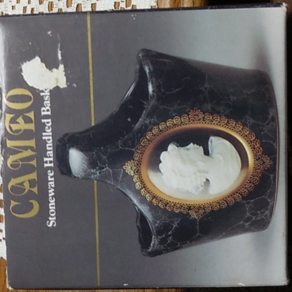 Cameo Stoneware Basket - Picture 6 of 6